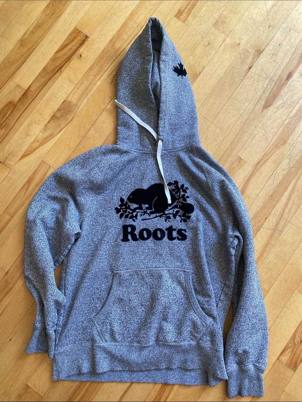 Roots Men's Heather Gray Hoodie with Black Beaver Logo size medium